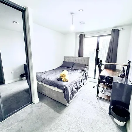 Modern Two Bedroom Flat On Broad Street Apartment Birmingham