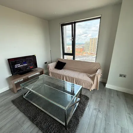 Modern Two Bedroom Flat On Broad Street Apartment *